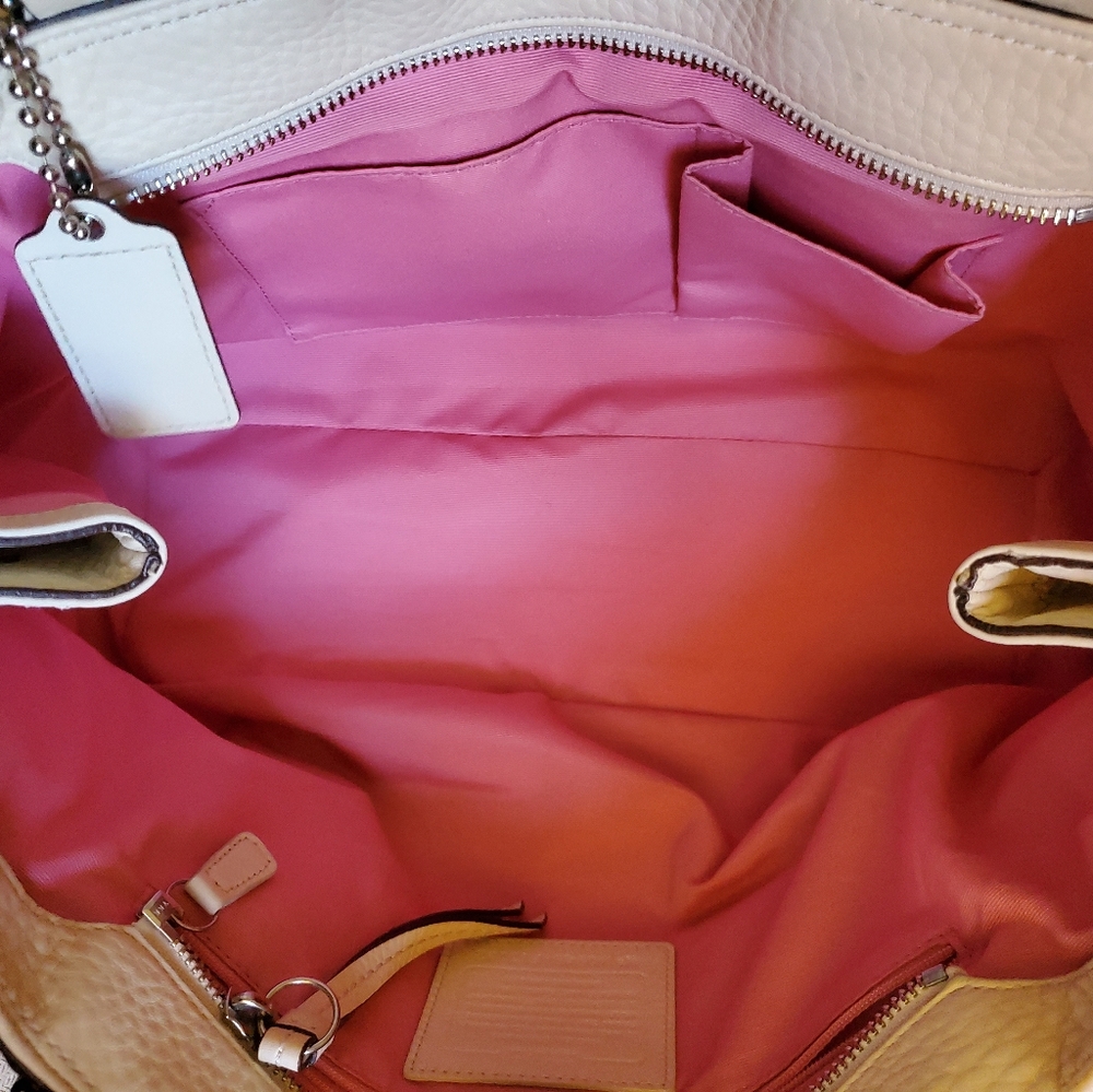 Coach purse - Picture 4 of 4